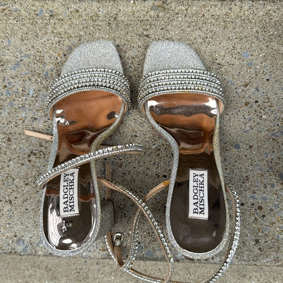 Badgley Mischka Becca Platino Strappy Block Heel Platinum Size 7.5 - Picture 6 of 9